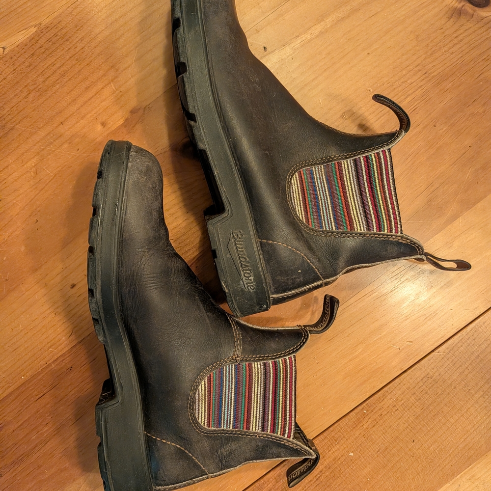 Blundstone Women's Dark Brown Boots with Striped Elastic